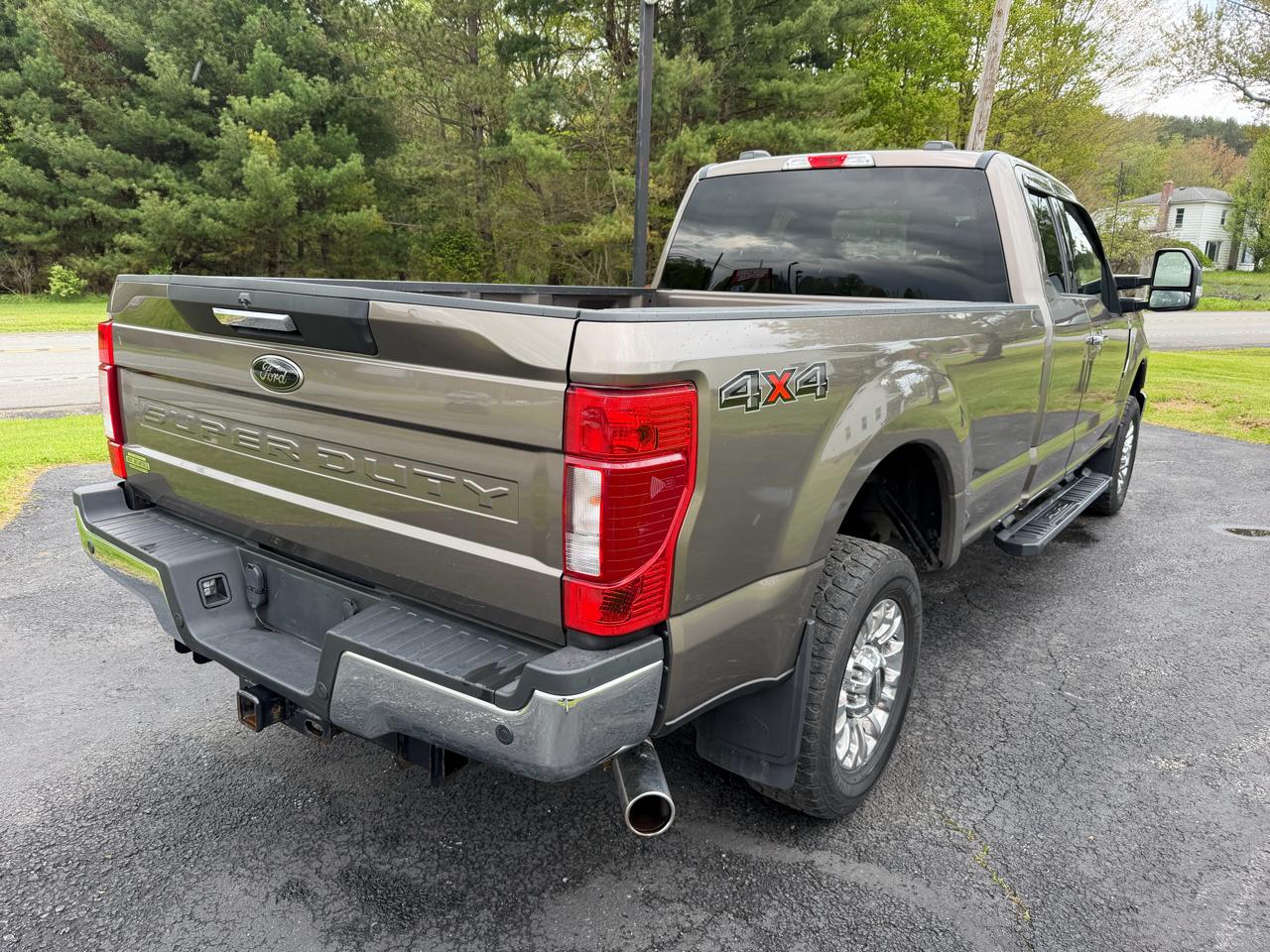 Ford Super Duty F-250 SRW XLT 4WD SuperCab 8' Box 2022