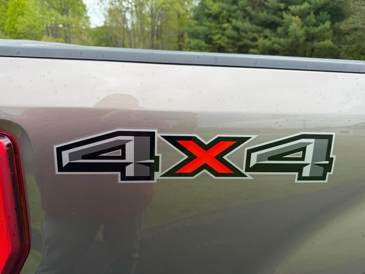 Ford Super Duty F-250 SRW XLT 4WD SuperCab 8' Box 2022