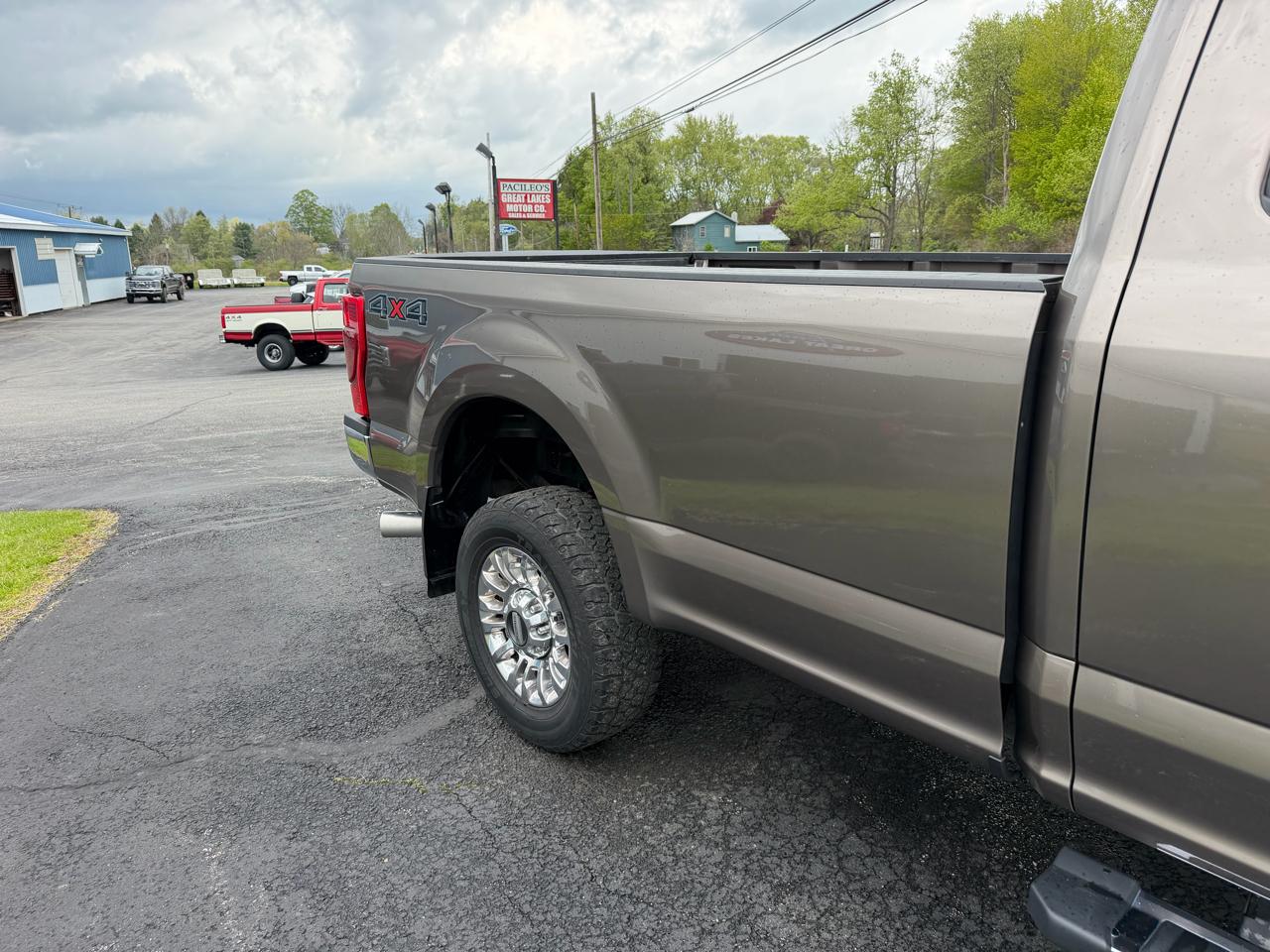 Ford Super Duty F-250 SRW XLT 4WD SuperCab 8' Box 2022