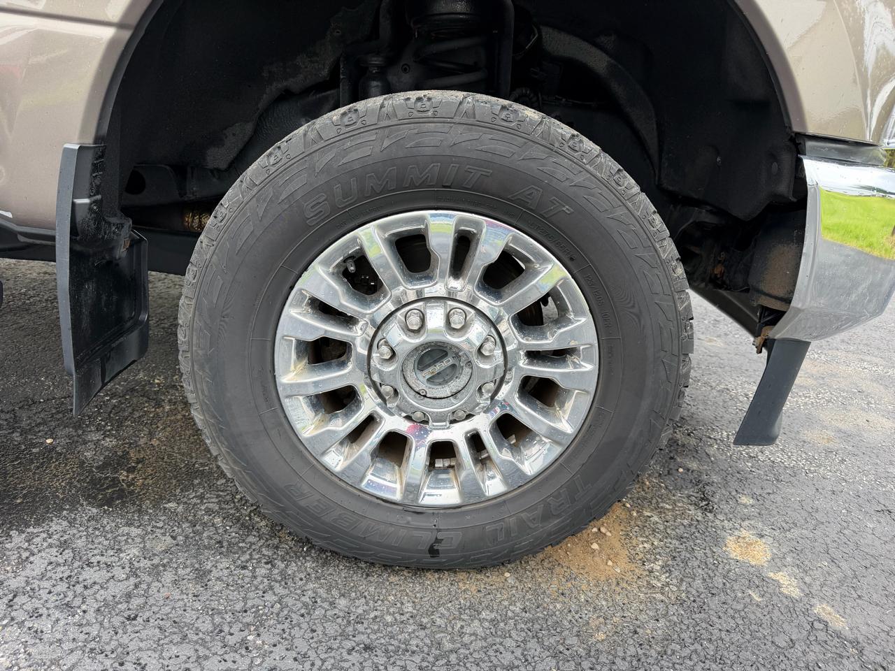 Ford Super Duty F-250 SRW XLT 4WD SuperCab 8' Box 2022
