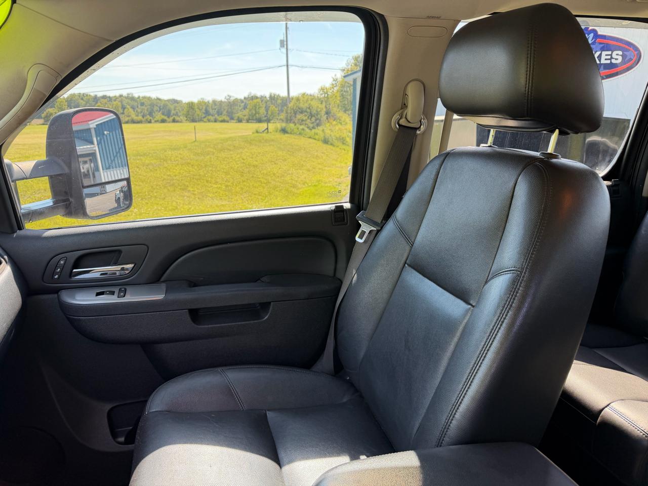 Chevrolet Silverado 2500HD 4WD Crew Cab 153.7" LTZ 2012