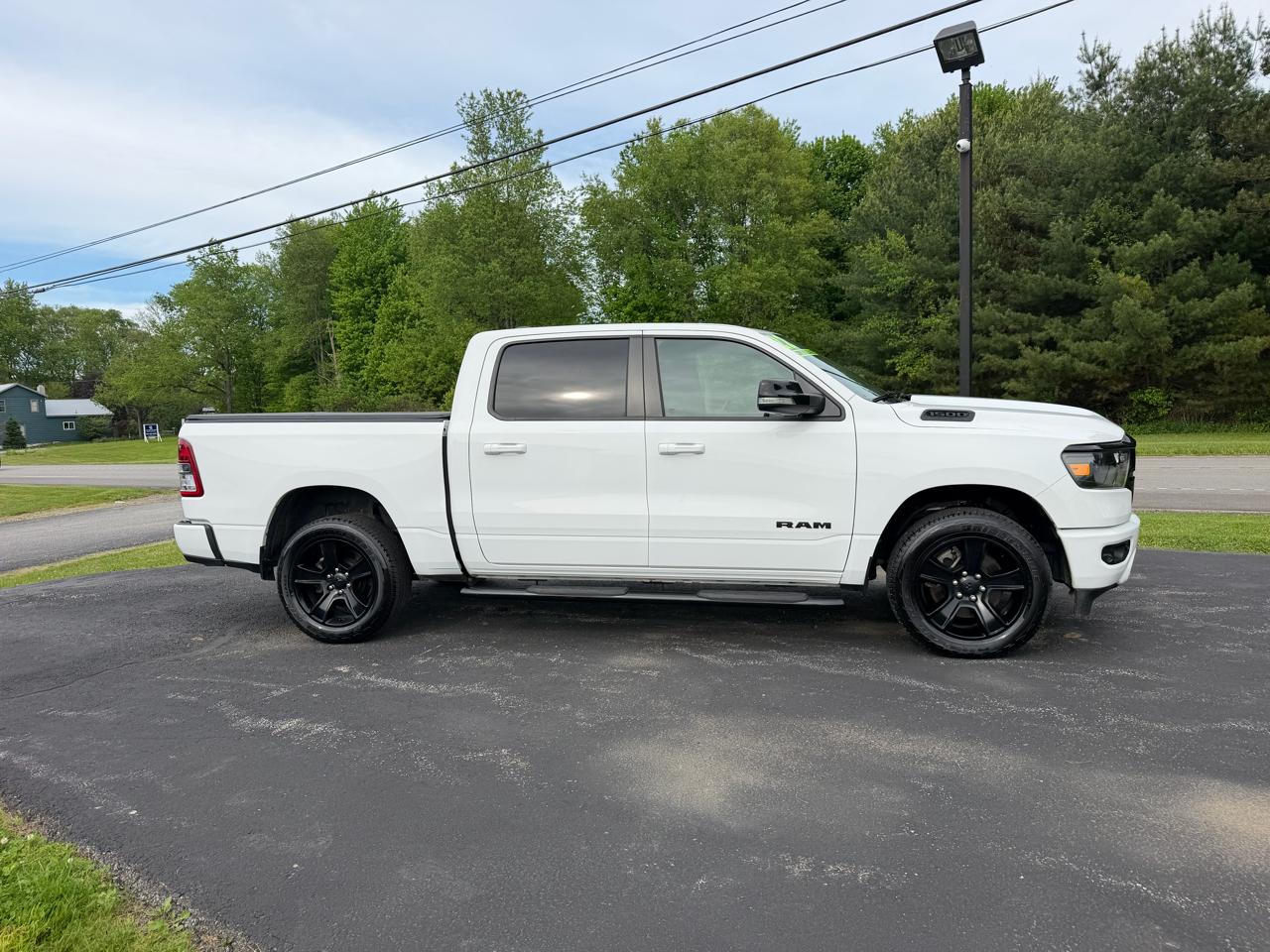 RAM 1500 Big Horn 4x4 Crew Cab 5'7" Box 2022