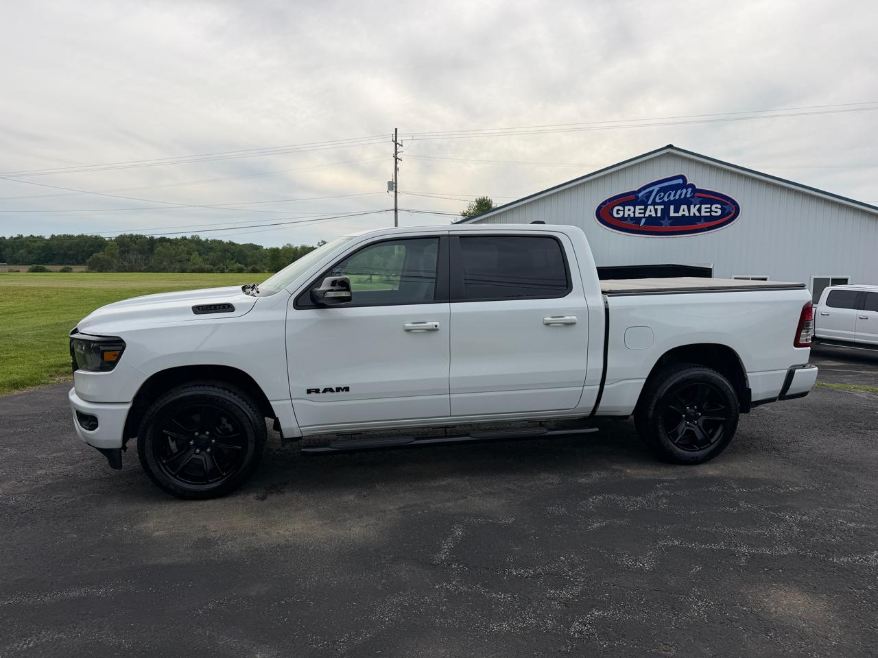RAM 1500 Big Horn 4x4 Crew Cab 5'7" Box 2022