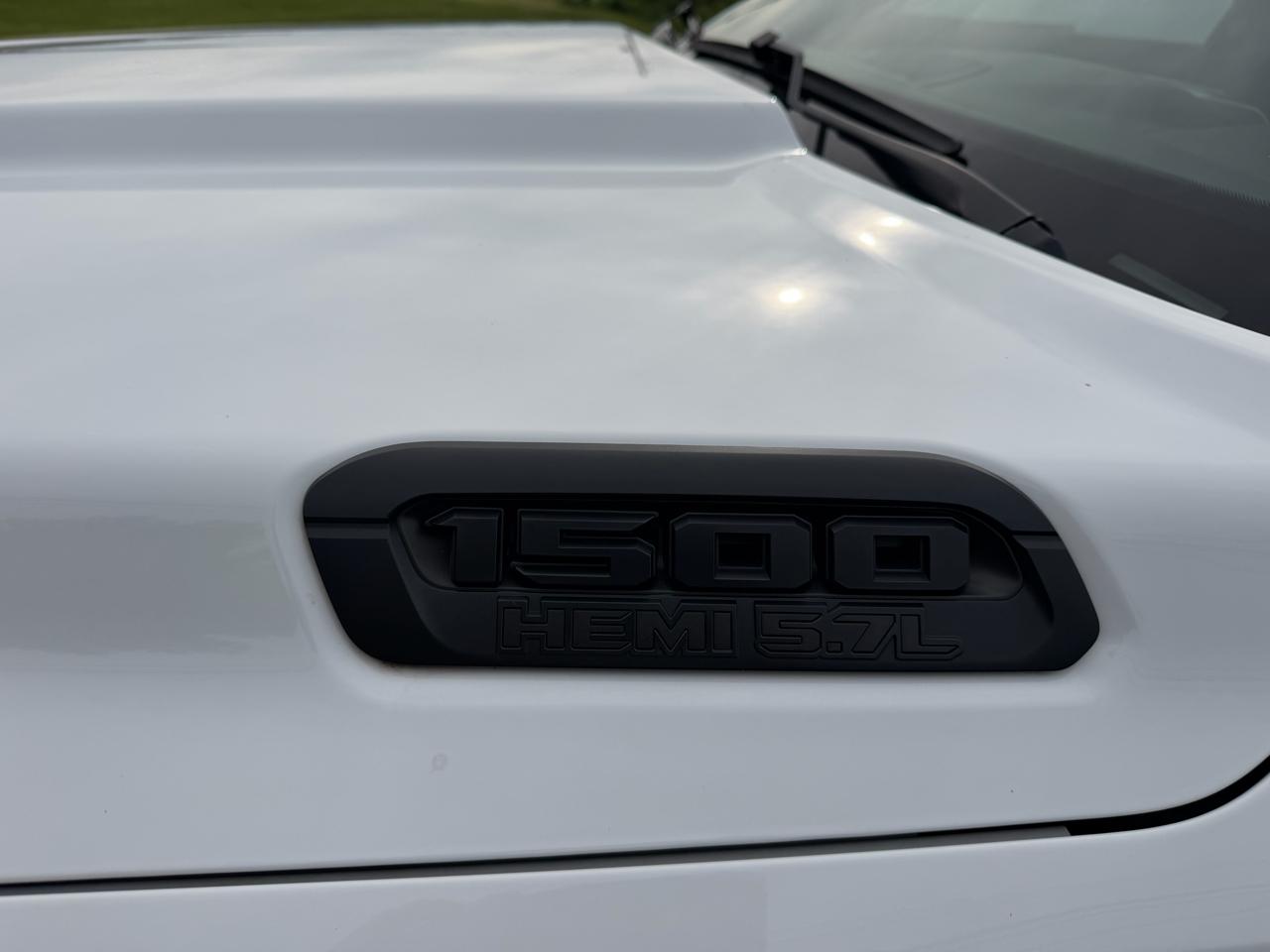 RAM 1500 Big Horn 4x4 Crew Cab 5'7" Box 2022