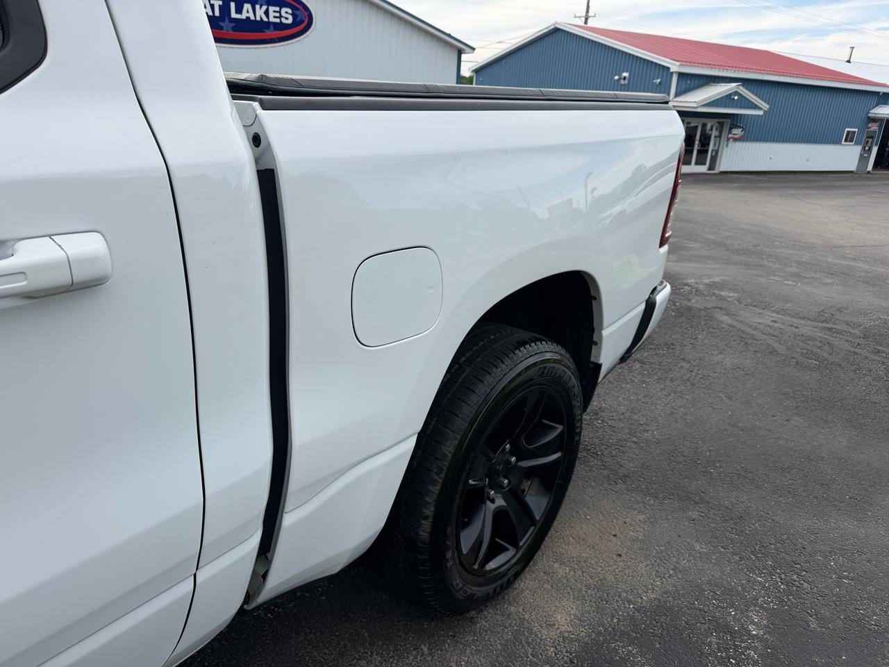 RAM 1500 Big Horn 4x4 Crew Cab 5'7" Box 2022