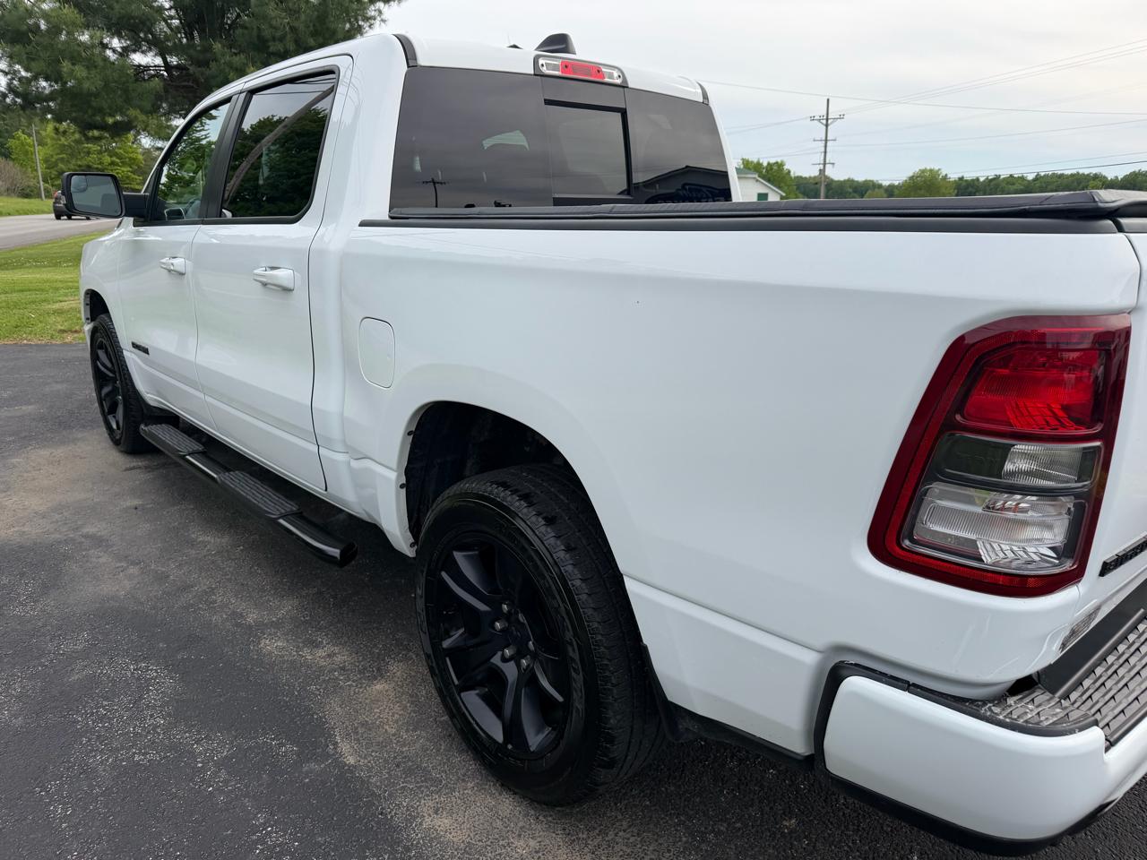 RAM 1500 Big Horn 4x4 Crew Cab 5'7" Box 2022