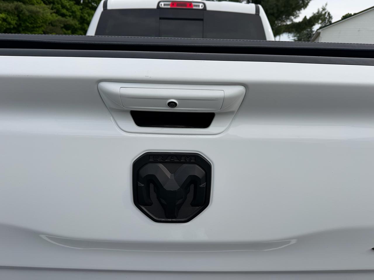 RAM 1500 Big Horn 4x4 Crew Cab 5'7" Box 2022