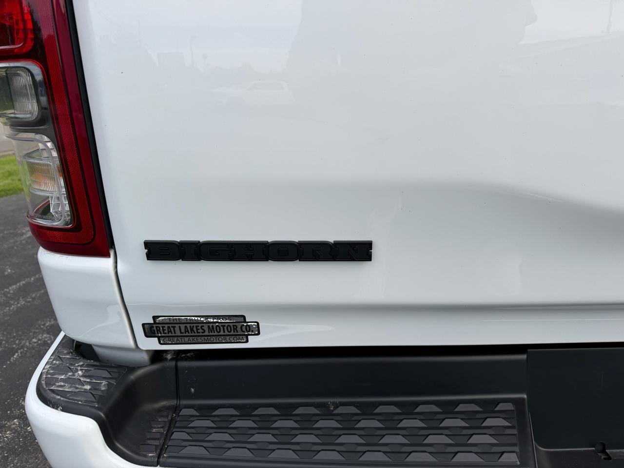 RAM 1500 Big Horn 4x4 Crew Cab 5'7" Box 2022