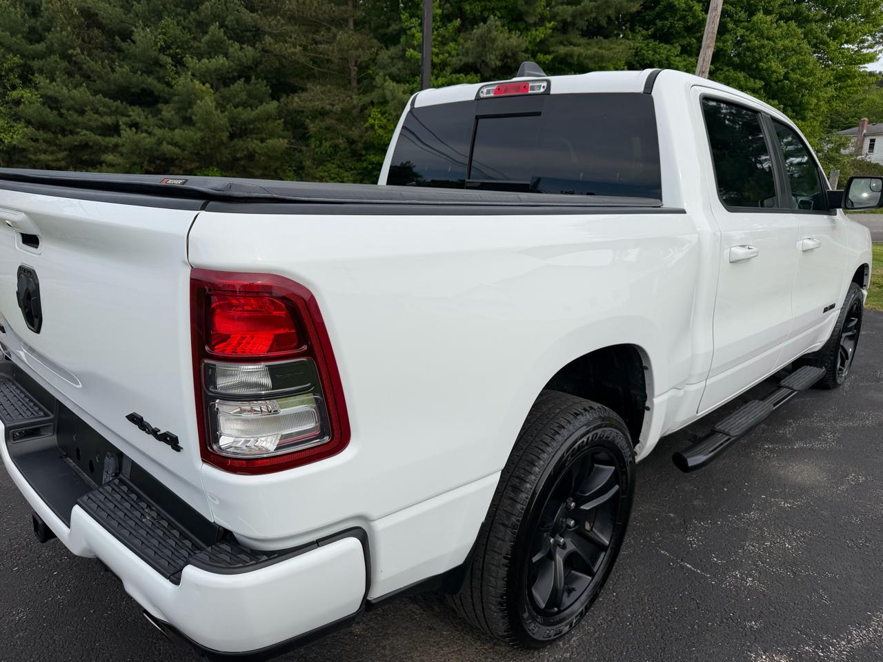 RAM 1500 Big Horn 4x4 Crew Cab 5'7" Box 2022
