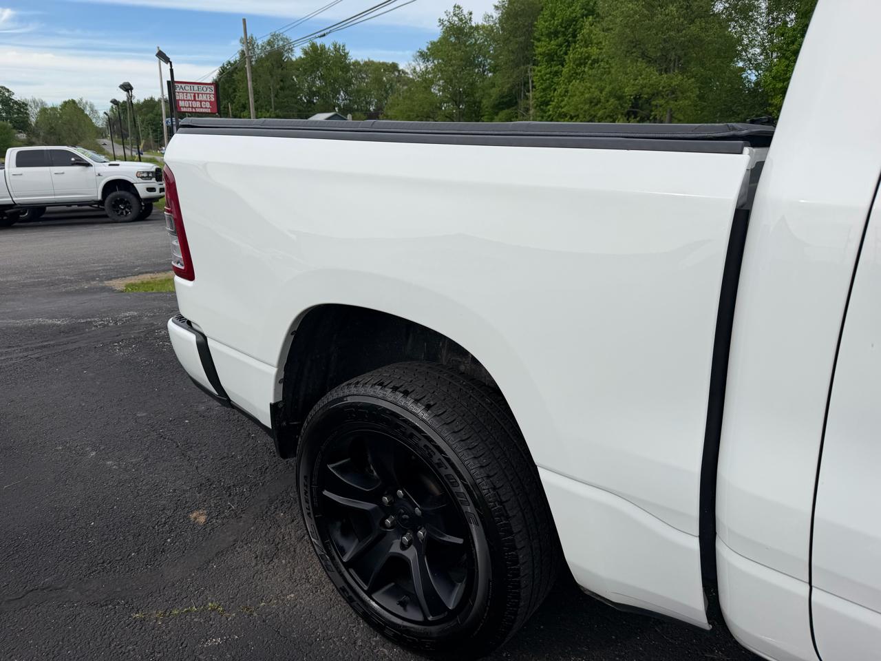RAM 1500 Big Horn 4x4 Crew Cab 5'7" Box 2022