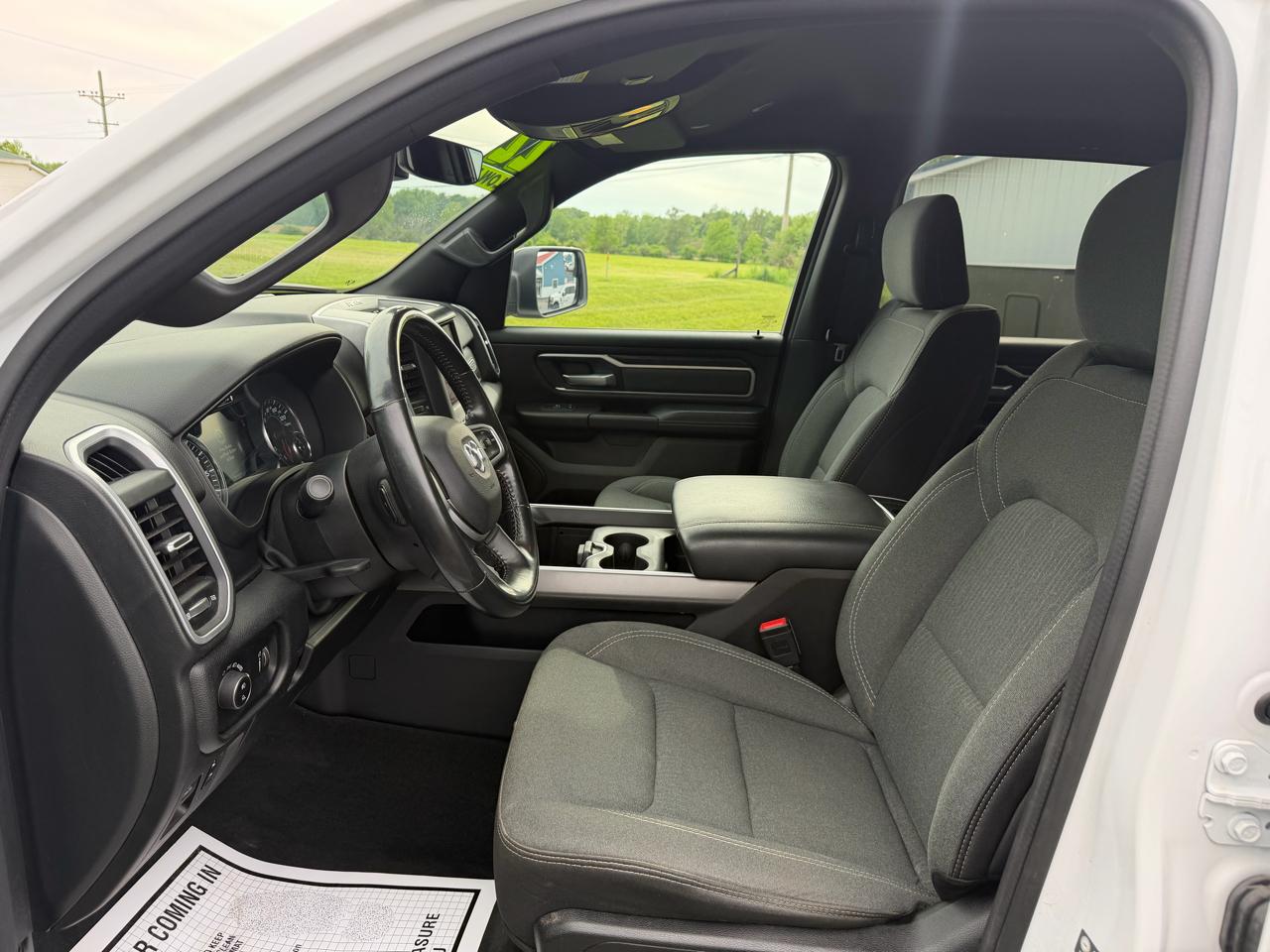 RAM 1500 Big Horn 4x4 Crew Cab 5'7" Box 2022