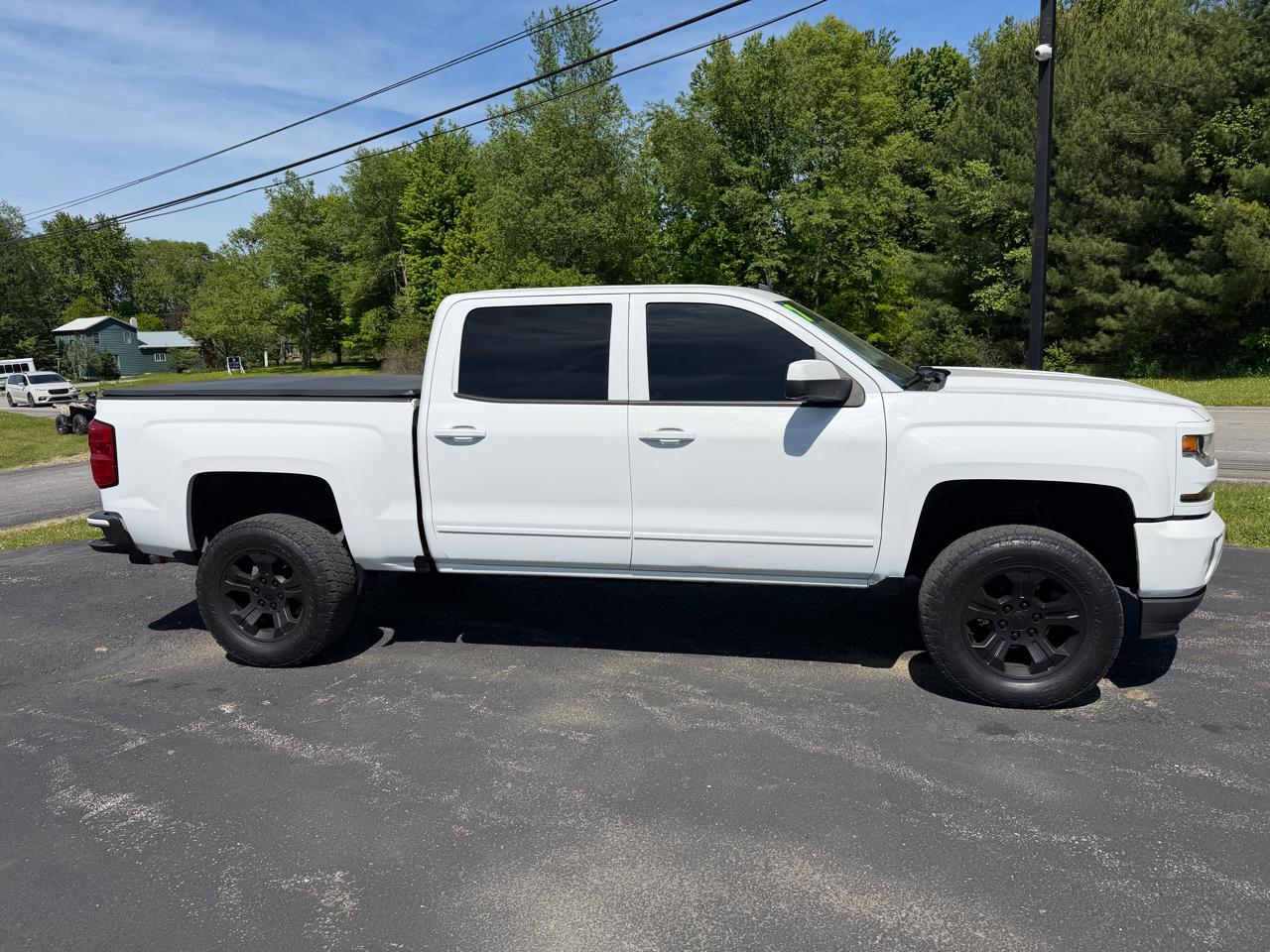 Chevrolet Silverado 1500 4WD Crew Cab 143.5" LT w/2LT 2017