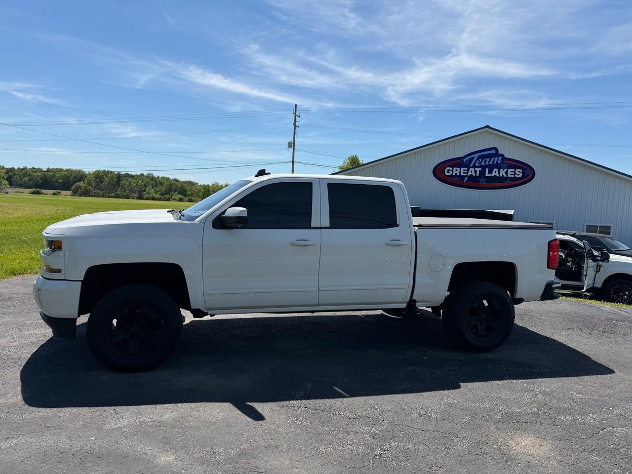 Chevrolet Silverado 1500 4WD Crew Cab 143.5" LT w/2LT 2017