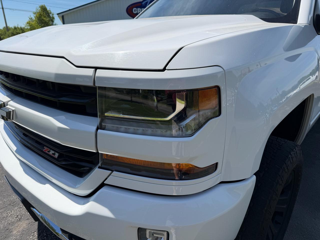 Chevrolet Silverado 1500 4WD Crew Cab 143.5" LT w/2LT 2017