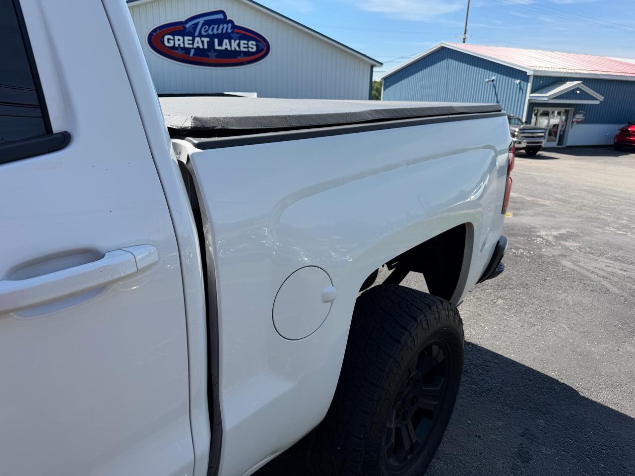 Chevrolet Silverado 1500 4WD Crew Cab 143.5" LT w/2LT 2017