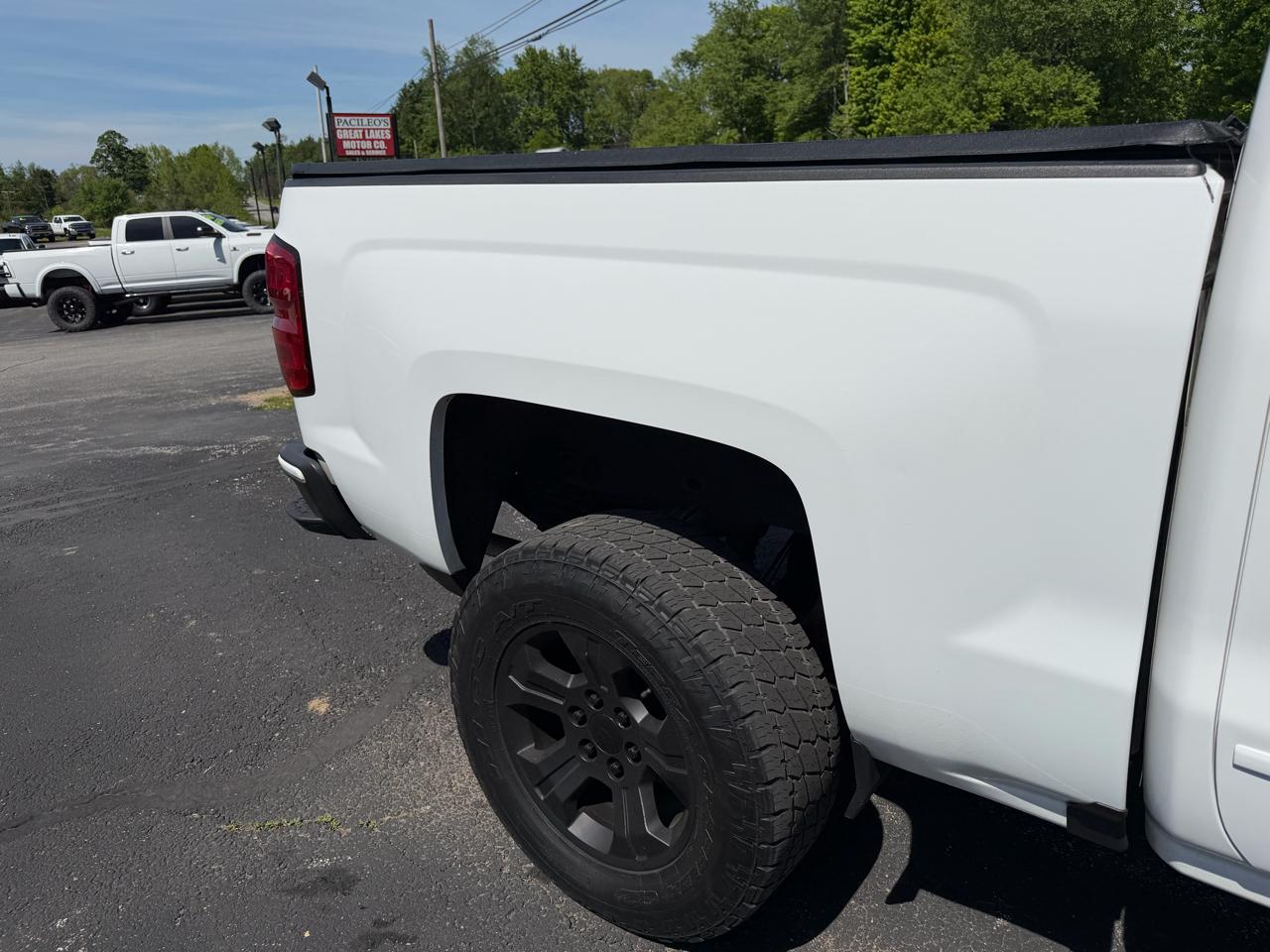 Chevrolet Silverado 1500 4WD Crew Cab 143.5" LT w/2LT 2017