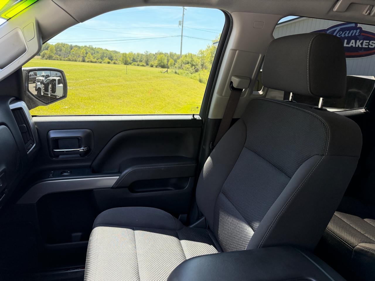 Chevrolet Silverado 1500 4WD Crew Cab 143.5" LT w/2LT 2017