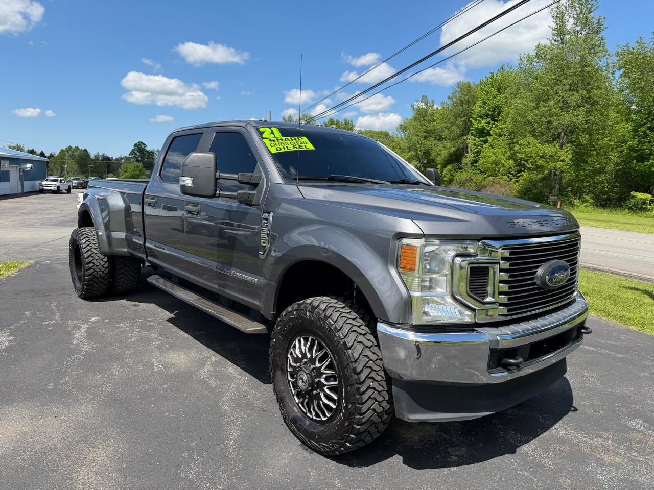 Ford Super Duty F-350 DRW XL 4WD Crew Cab 8' Box 2021