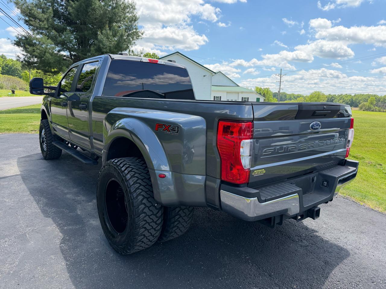 Ford Super Duty F-350 DRW XL 4WD Crew Cab 8' Box 2021