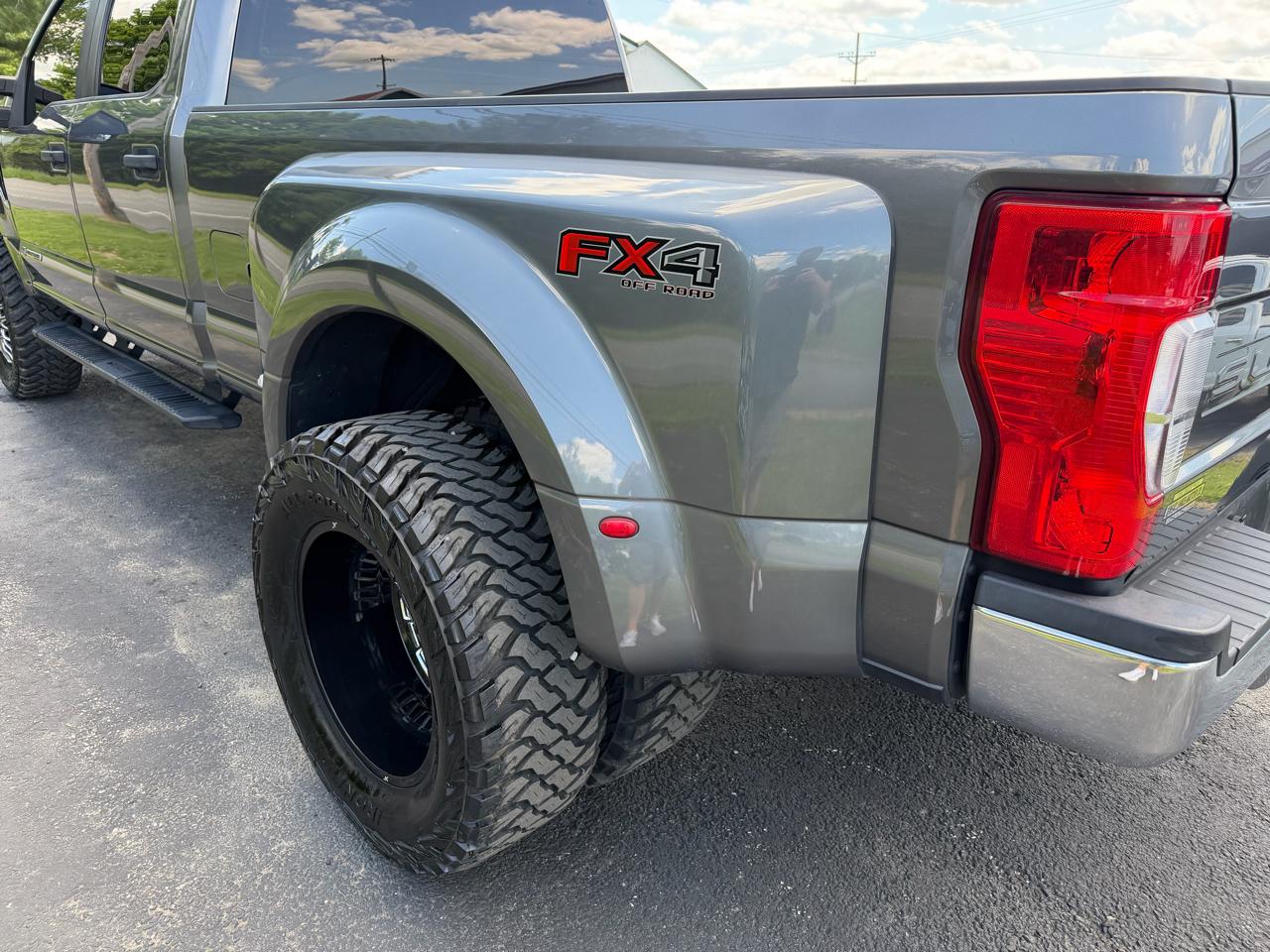 Ford Super Duty F-350 DRW XL 4WD Crew Cab 8' Box 2021
