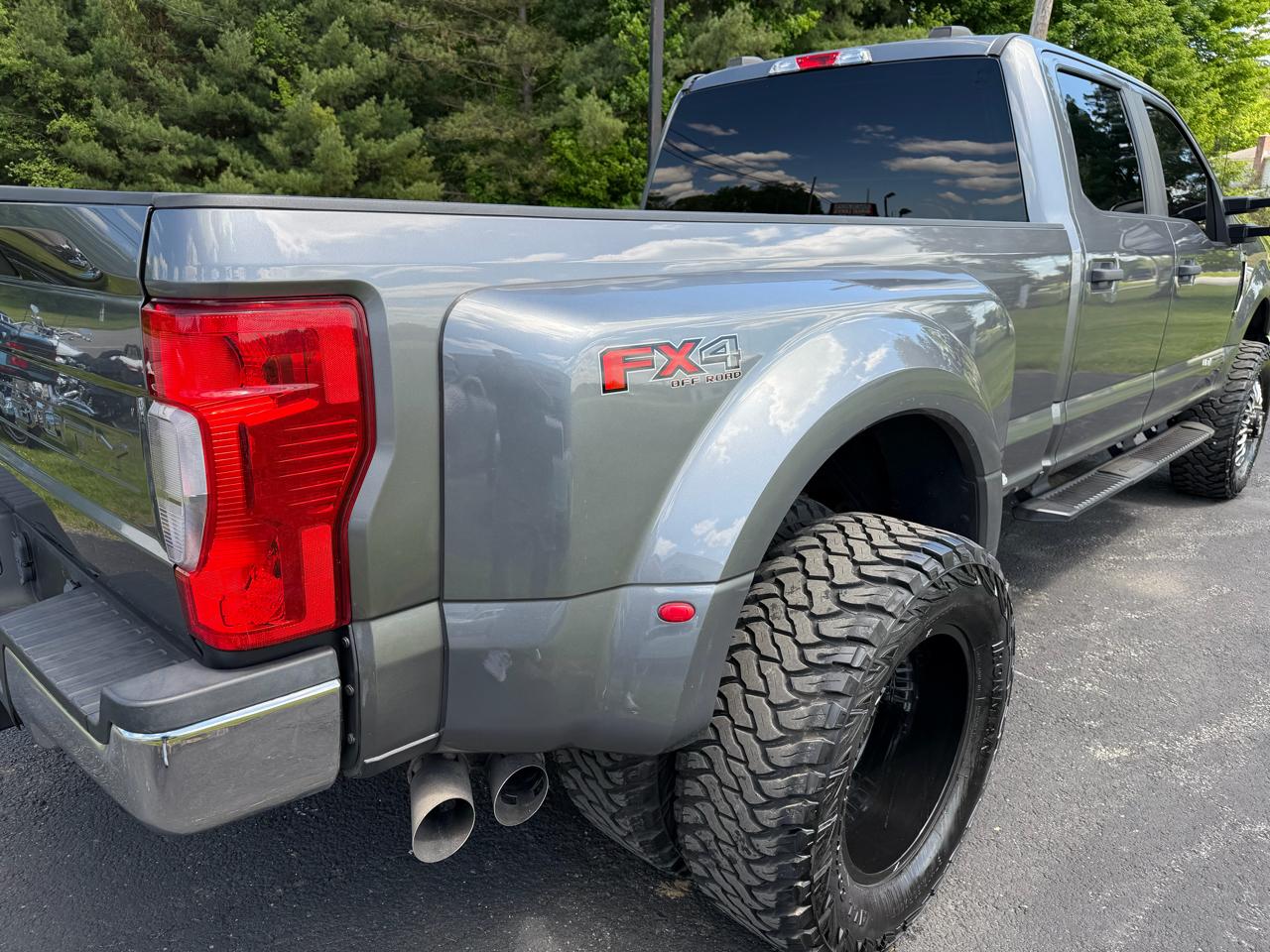 Ford Super Duty F-350 DRW XL 4WD Crew Cab 8' Box 2021