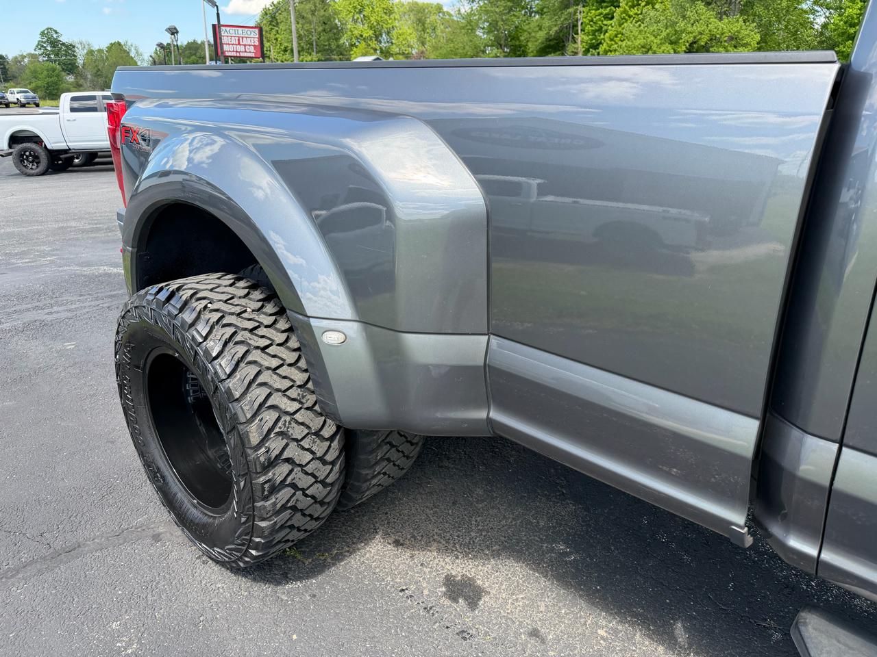 Ford Super Duty F-350 DRW XL 4WD Crew Cab 8' Box 2021