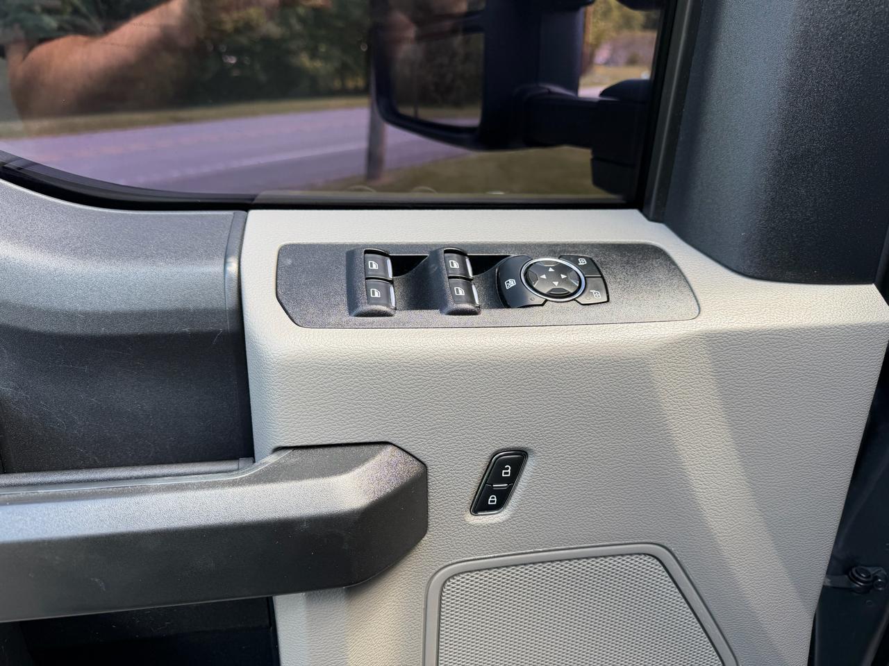 Ford Super Duty F-350 DRW XL 4WD Crew Cab 8' Box 2021