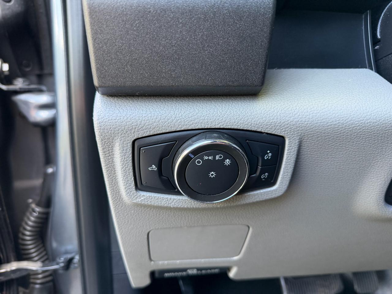 Ford Super Duty F-350 DRW XL 4WD Crew Cab 8' Box 2021