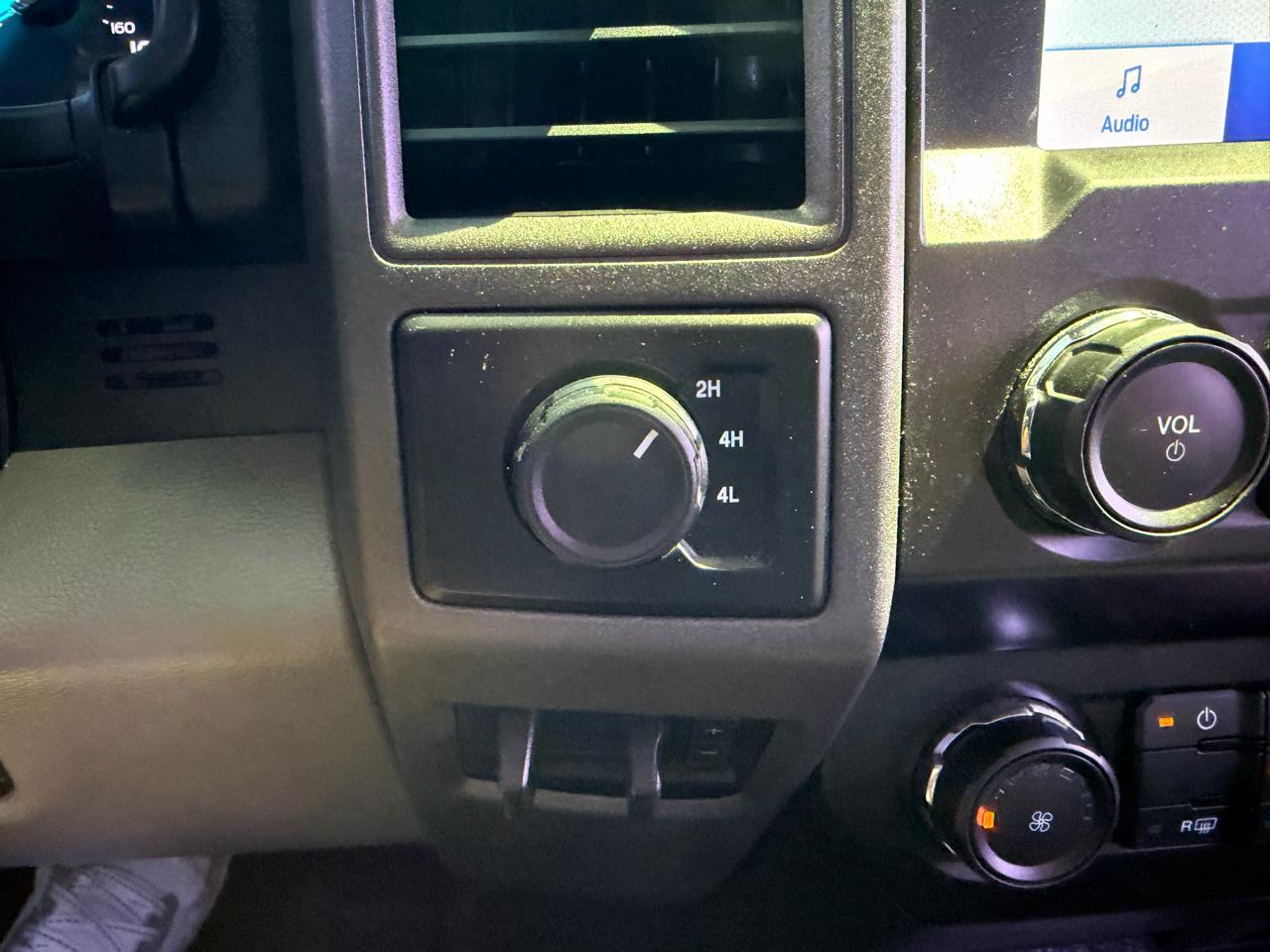 Ford Super Duty F-350 DRW XL 4WD Crew Cab 8' Box 2021