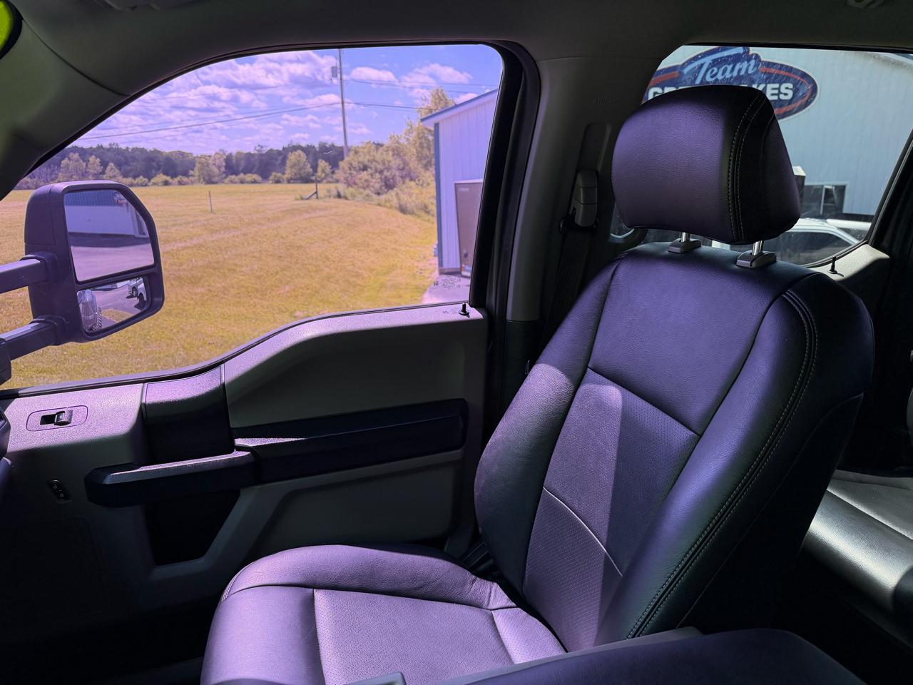 Ford Super Duty F-350 DRW XL 4WD Crew Cab 8' Box 2021