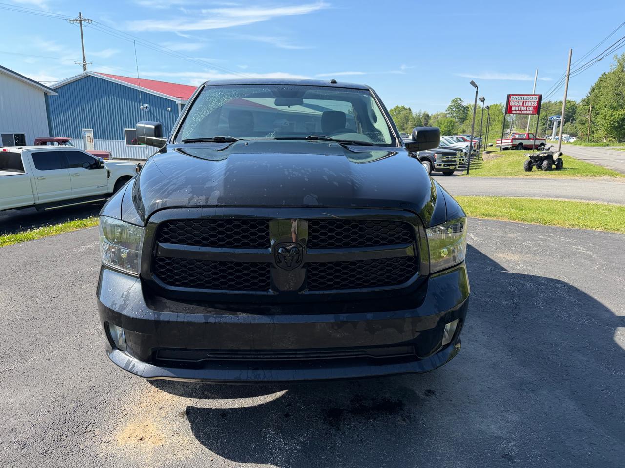 RAM 1500 Express 4x4 Regular Cab 6'4" Box 2017