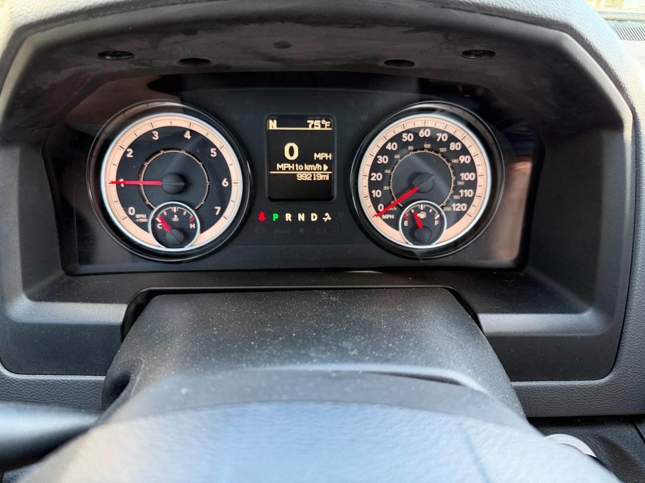 RAM 1500 Express 4x4 Regular Cab 6'4" Box 2017