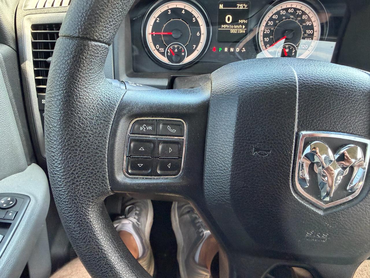 RAM 1500 Express 4x4 Regular Cab 6'4" Box 2017