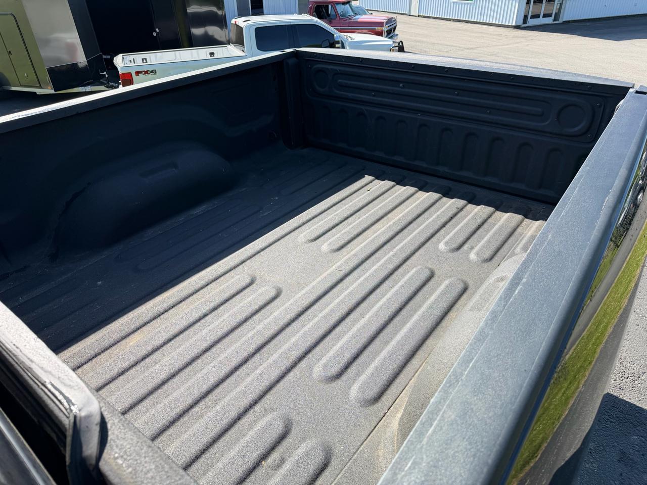RAM 1500 Express 4x4 Regular Cab 6'4" Box 2017
