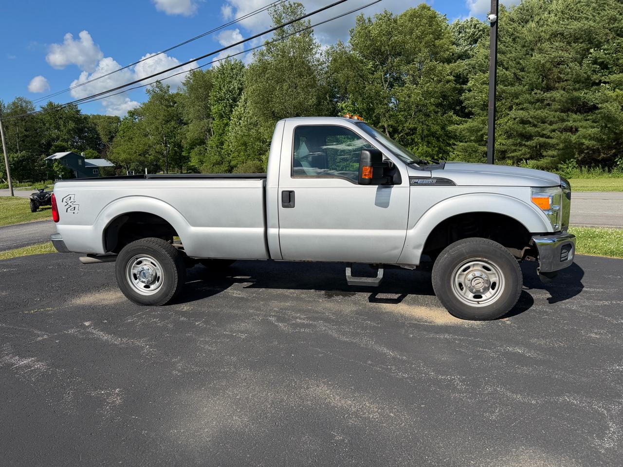 Ford Super Duty F-350 SRW 4WD Reg Cab 137" XLT 2016