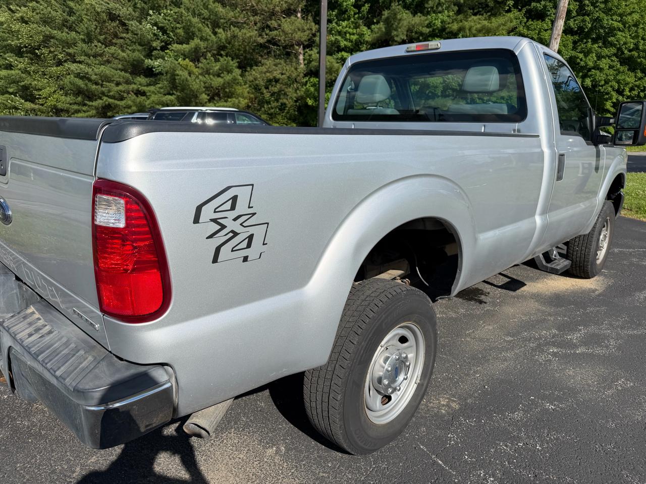 Ford Super Duty F-350 SRW 4WD Reg Cab 137" XLT 2016