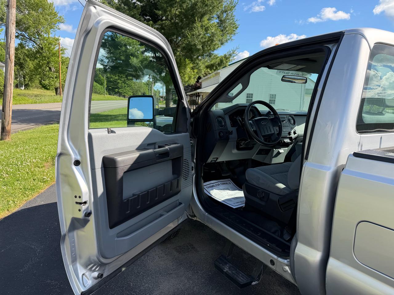 Ford Super Duty F-350 SRW 4WD Reg Cab 137" XLT 2016