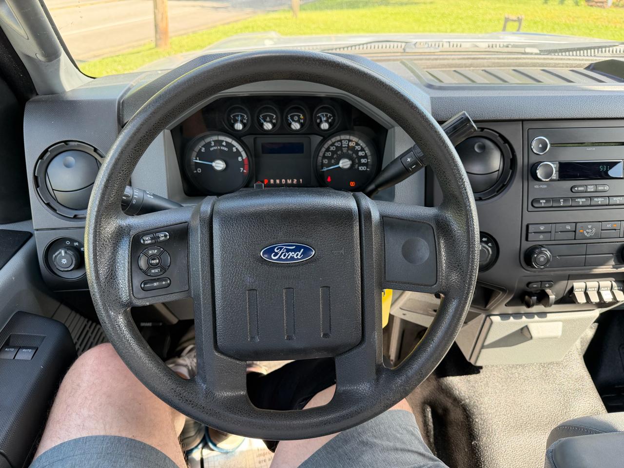 Ford Super Duty F-350 SRW 4WD Reg Cab 137" XLT 2016