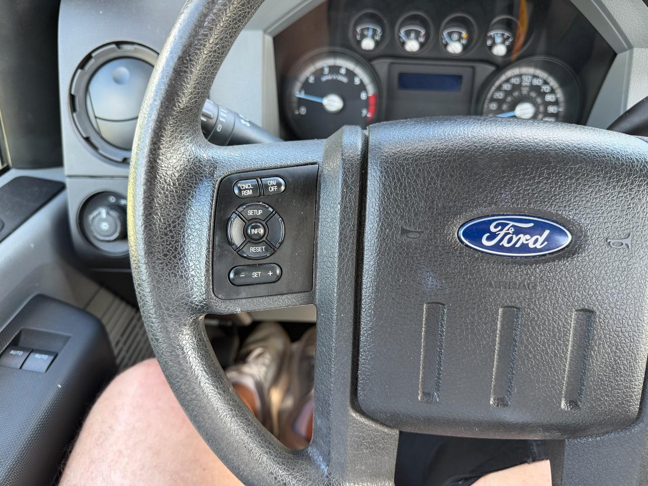 Ford Super Duty F-350 SRW 4WD Reg Cab 137" XLT 2016