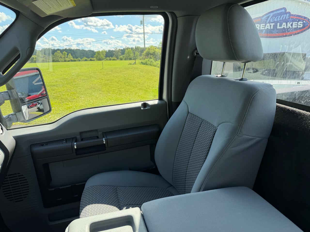 Ford Super Duty F-350 SRW 4WD Reg Cab 137" XLT 2016