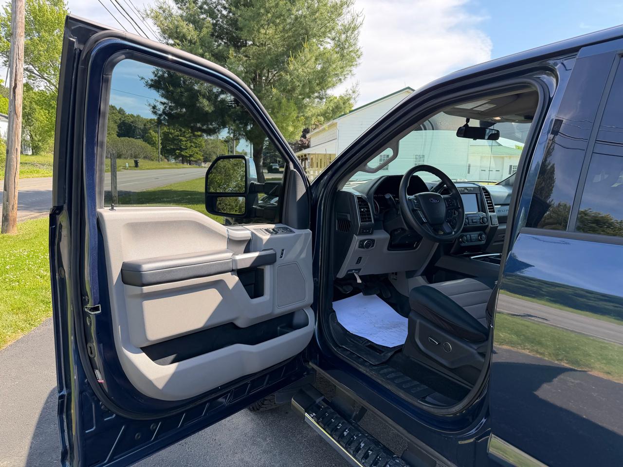 Ford Super Duty F-250 SRW XLT 4WD Crew Cab 6.75' Box 2019