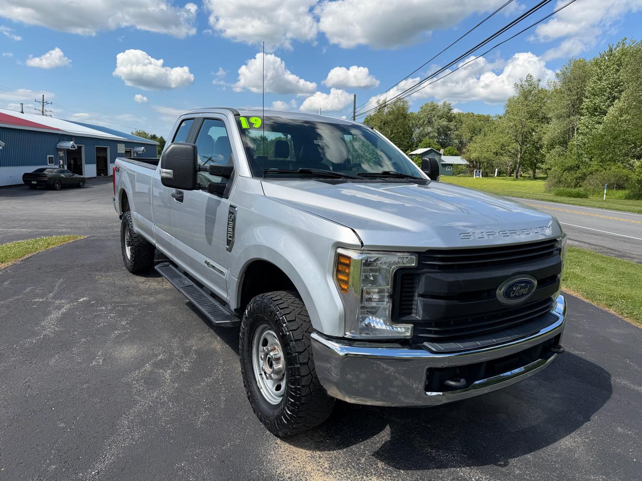 Ford Super Duty F-350 SRW XL 4WD SuperCab 8' Box 2019