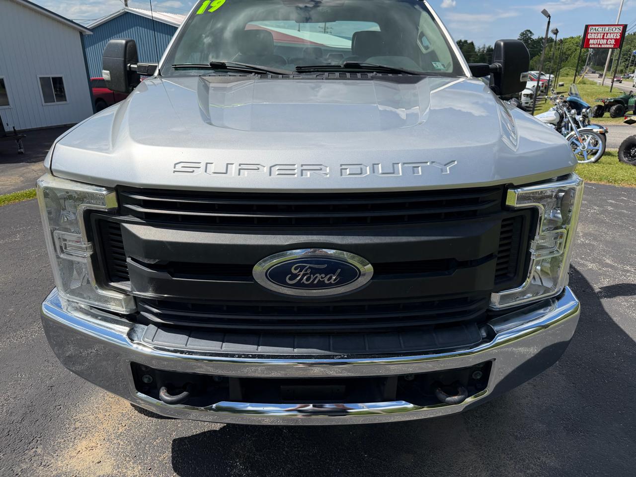 Ford Super Duty F-350 SRW XL 4WD SuperCab 8' Box 2019