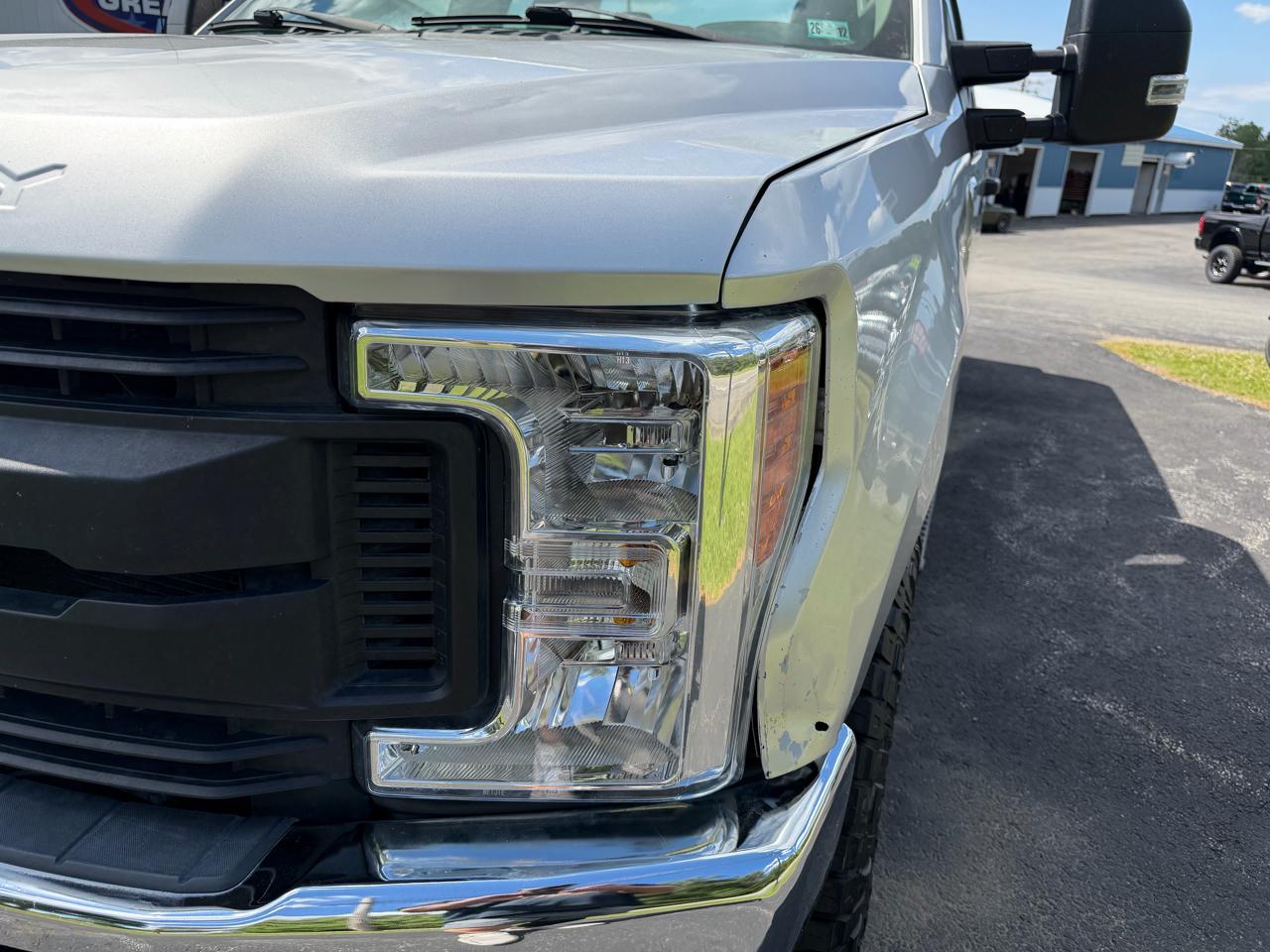 Ford Super Duty F-350 SRW XL 4WD SuperCab 8' Box 2019