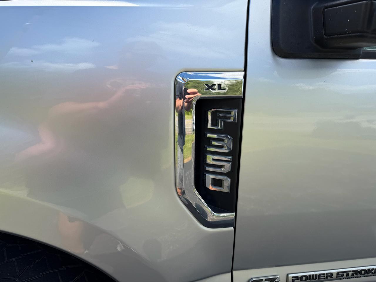 Ford Super Duty F-350 SRW XL 4WD SuperCab 8' Box 2019