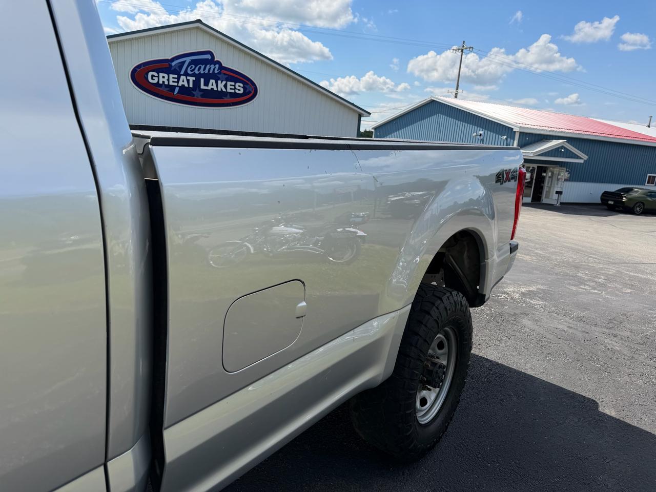 Ford Super Duty F-350 SRW XL 4WD SuperCab 8' Box 2019