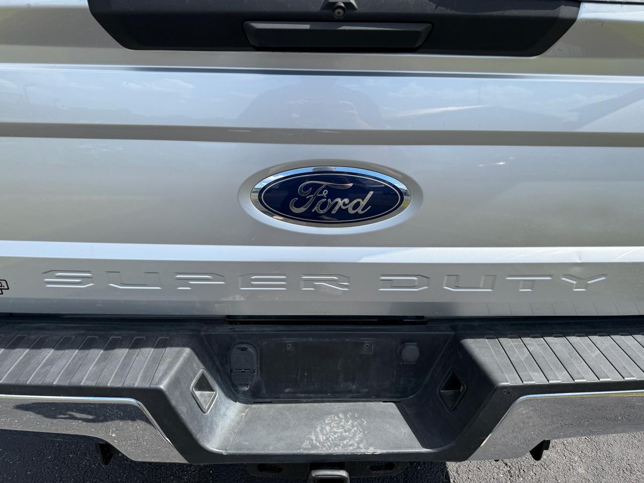 Ford Super Duty F-350 SRW XL 4WD SuperCab 8' Box 2019