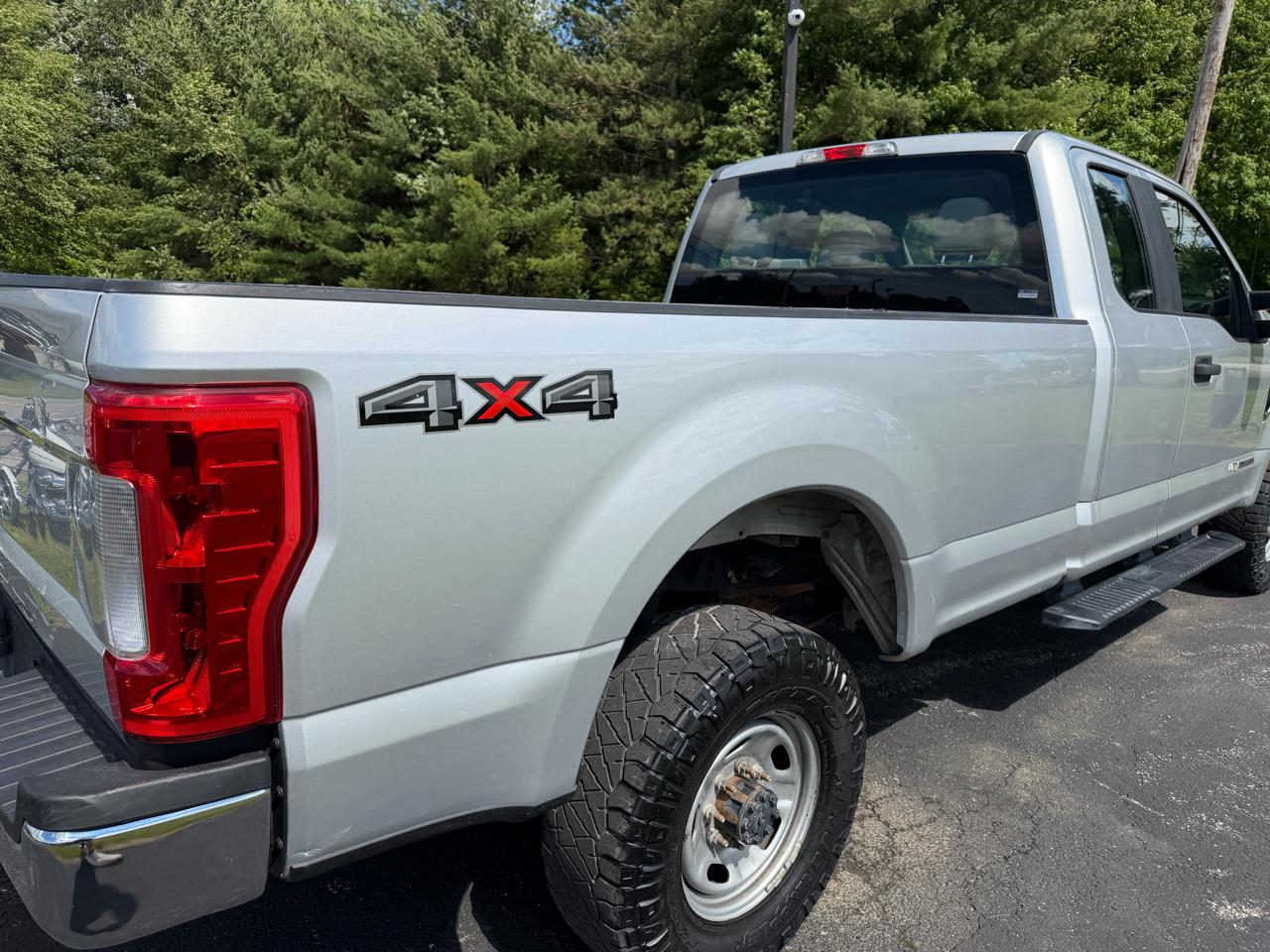 Ford Super Duty F-350 SRW XL 4WD SuperCab 8' Box 2019