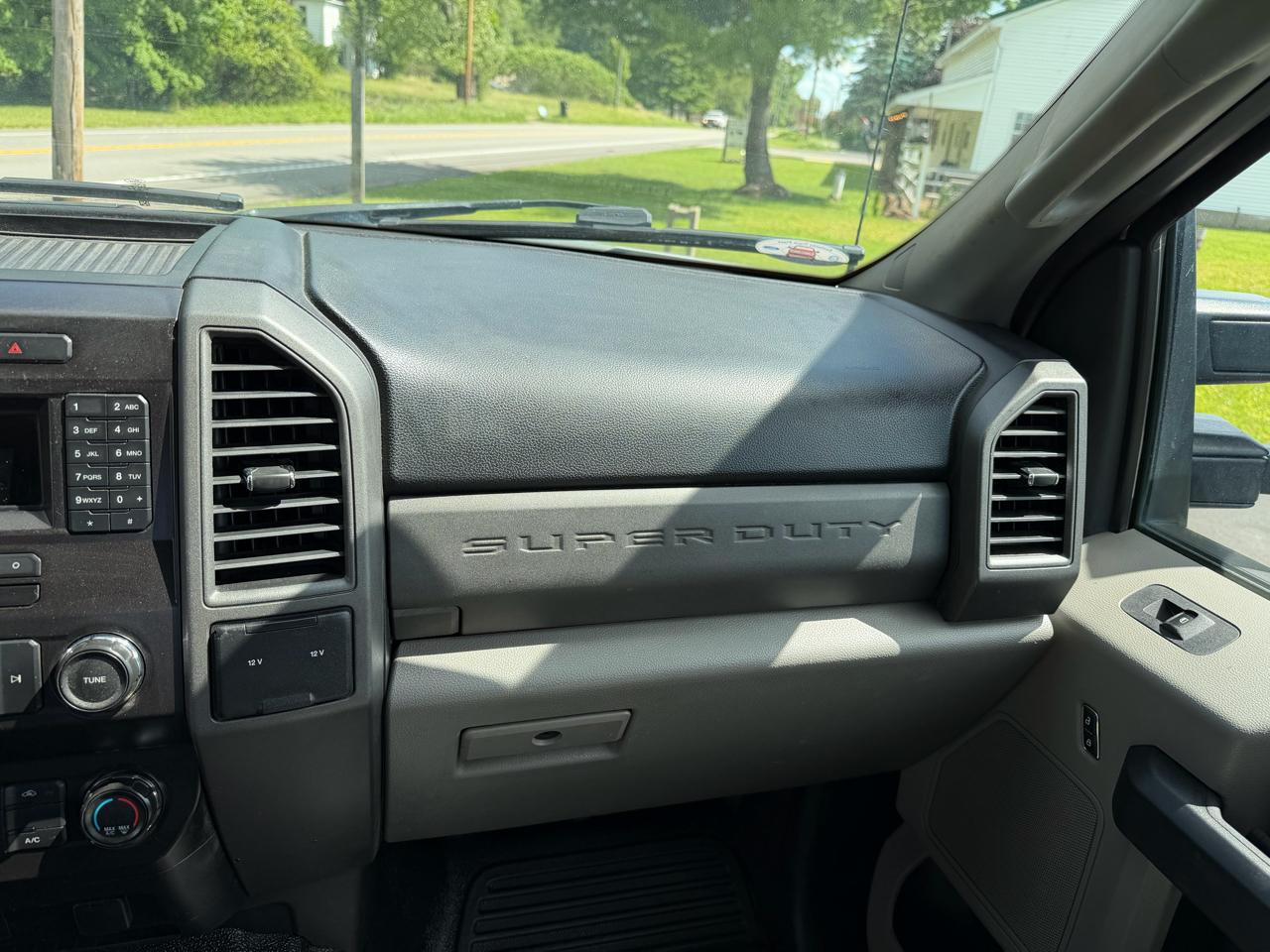 Ford Super Duty F-350 SRW XL 4WD SuperCab 8' Box 2019