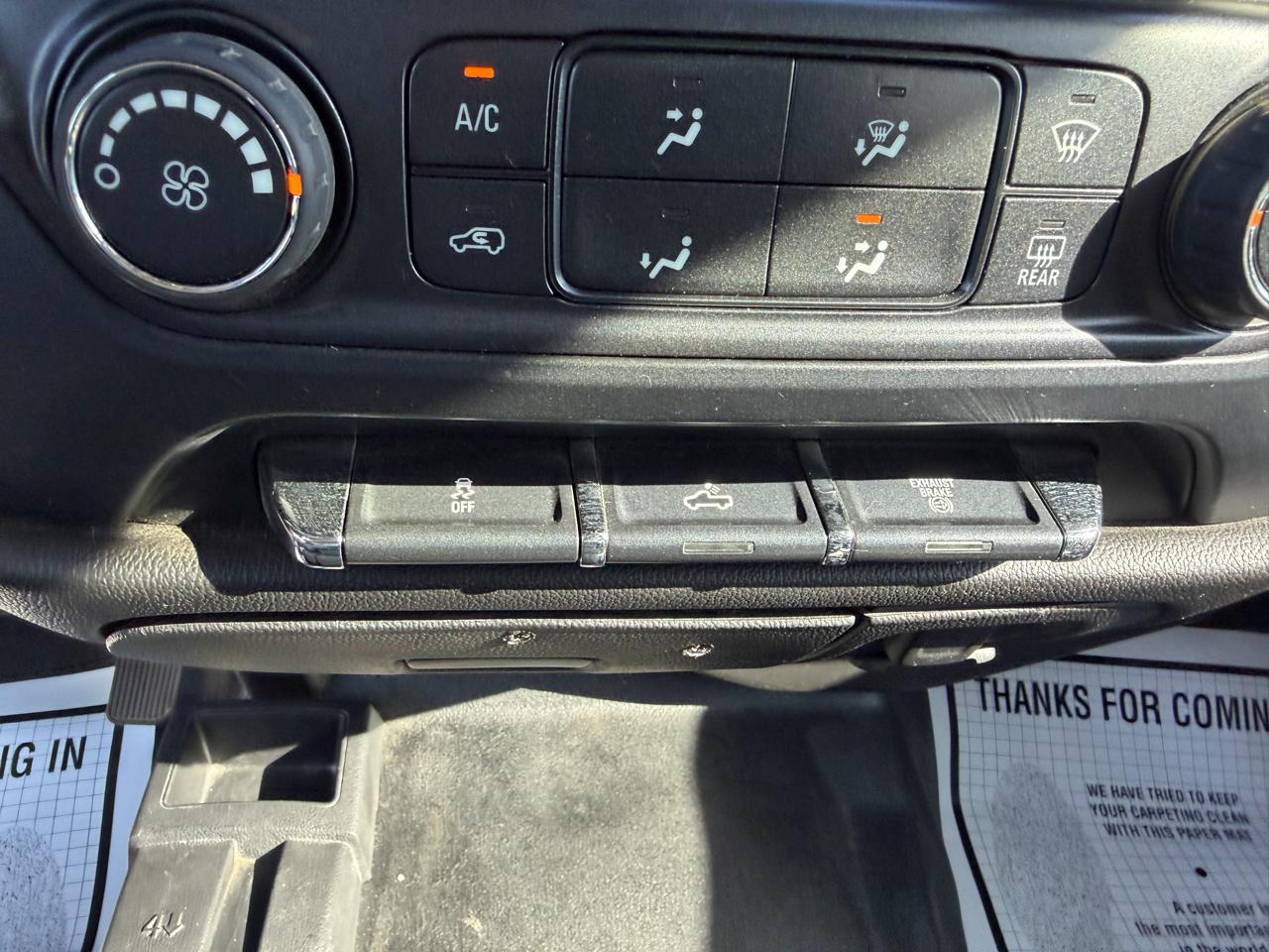 Chevrolet Silverado 2500HD Built After Aug 14 4WD Crew Cab 153.7" Work Truck 2015